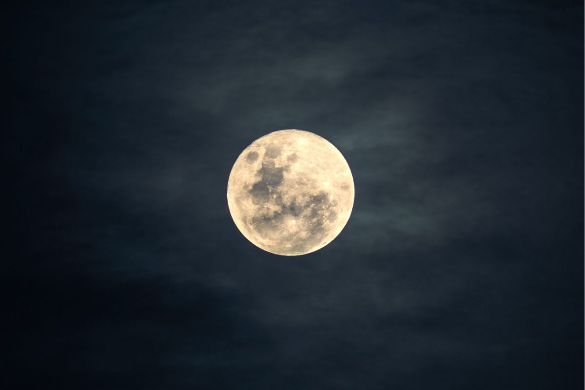 Bright 'Flower Moon' to grace UAE skies on May 22 Abu Dhabi Talking